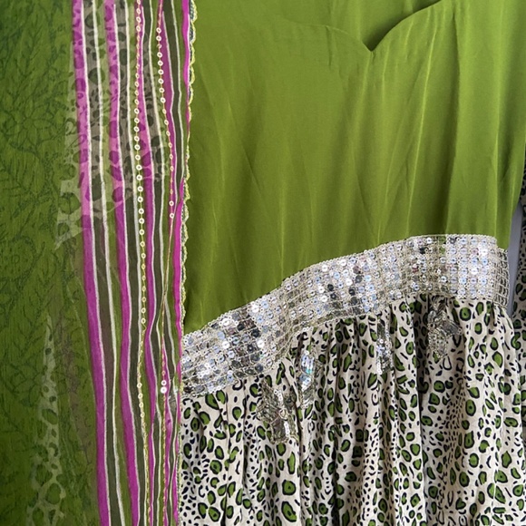 Shalwar kameez 3 piece medium - Picture 2 of 6